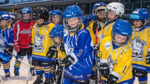 Der Andrang zum Eishockey ist bei den Jungen im Engadin nach wie vor gross, doch die darbende Infrastruktur bereitet den Verantwortlichen zunehmend Sorgen. 
Foto: z.Vfg. 
