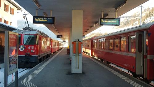 Intant nu riva amo ingün Capricorn a Scuol. A partir da l’on 2023 dessan però eir l’Engiadina e la Surselva profitar dal plü nouv e modern tren da la Viafier retica (fotografia: mad).