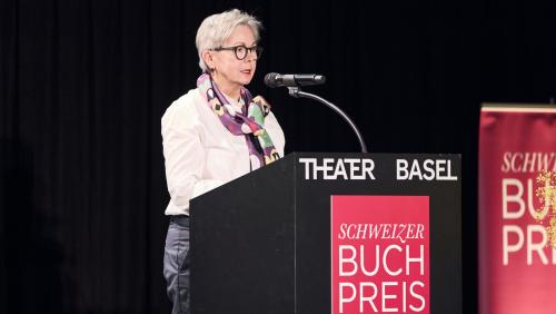 Simone Nuber von der libraria poesia clozza in Scuol am Schweizer Buchpreis 2025 in Basel. Foto: Samuel Bramley, Buch Basel