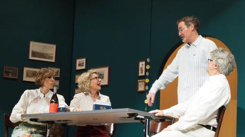 Der Dramatische Verein St. Moritz kehrt unter der Ägide der Regisseurin Selma Mahlknecht wieder auf die Bühne zurück (Foto: Marie-Claire Jur).