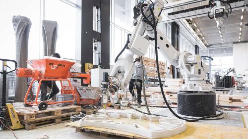 In den ETH-Werkstätten am Hönggerberg in Zürich fanden erste digitale Druckversuche für den Weissen Turm zu Mulegns statt. Foto: Origen/Benjamin Hofer