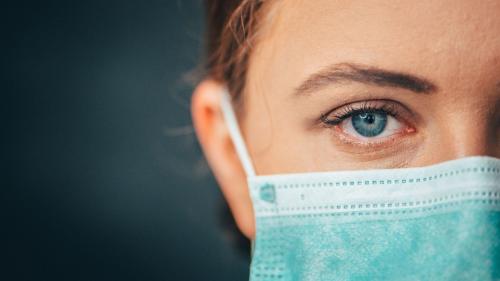 Die Coronafälle schiessen wieder in die Höhe - auch in der Region. Foto: shutterstock.com/kovop58