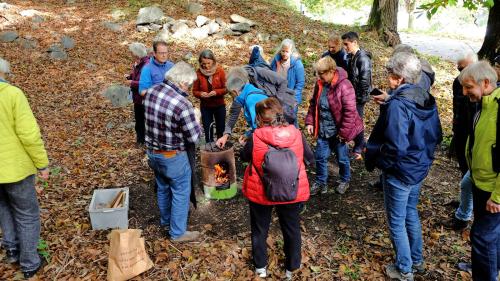 Degustation frisch gerösteter Kastanien: Die einheimische Sorte «tudiscia» ist zwar nicht sehr gross, dafür aber umso schmackhafter. Fotos: Ruth Pola