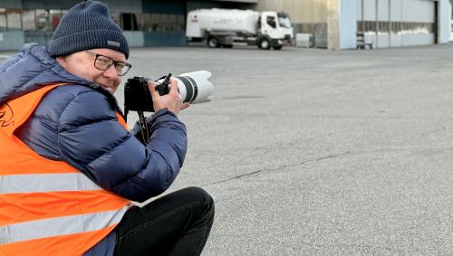Plainspotter Hansjörg Pfäffli in Aktion. Foto: Fadrina Hofmann