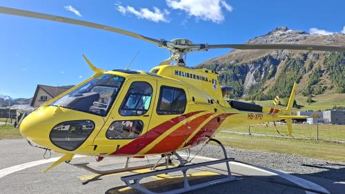 Der Helikopter des Typs Airbus H125 wird im Verlauf des Herbstes die bisherige HB-ZMU ersetzen. Foto: Heli Bernina AG