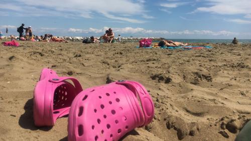 Ils Engiadinais vöglian darcheu fer vacanzas al mer (fotografia: Nicolo Bass).