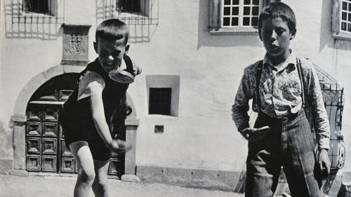 Zwar in Zuoz aufgewachsen, aber leider nie Romanisch gelernt: «Ich habe das meinen Eltern nie verziehen», sagt Beat Kraushaar heute. Foto: z. Vfg
