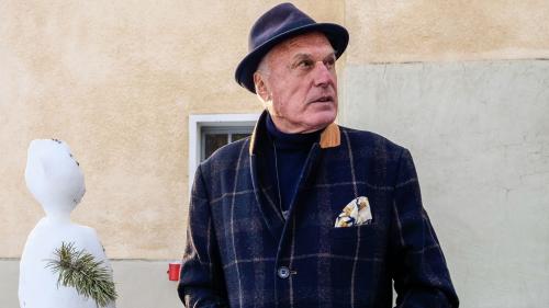 L’artist Not Vital ho survgnieu üna vouta dapü «carte blanche» illa Stalla Madulain. fotografia: Jon Duschletta