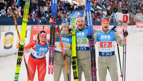 In der Besetzung Sebastian Stalder, Joscha Burkhalter, Aita Gasparin und Lena Häcki-Gross hielt sich die Schweiz vom Start weg in der Spitzengruppe (Foto: Keystone-SDA)
