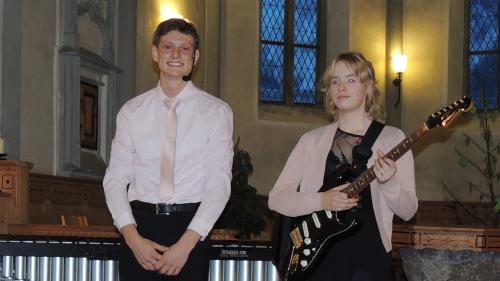 Mischa Weiss e Fadrina Conrad han giodü l’applaus merità (fotografia: Benedict Stecher).