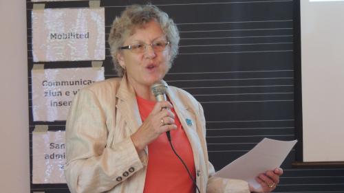 Uorschla Rupp ha infuormà davart las activitats per seniors (fotografia: Benedict Stecher).