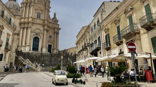 In Sizilien gelten andere Verkehrsregeln. Foto: Fadrina Hofmann