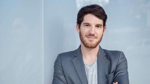 Der Politologe Clau Dermont erwartet spannende Parlamentswahlen um die neue Sitzverteilung im National- und Ständerat. Foto: Yanik Bürkli