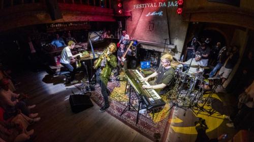 Fulminanter Auftakt mit Jakob Manz Project. Foto:fotoswiss/Giancarlo Cattaneo