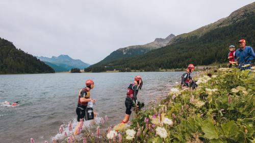 Schwimmen und Rennen: Das macht den Öttilö aus. 450 Athletinnen und Athleten gingen am Wochenende an den Start. Foto: Lukas Rothlin/Öttilö