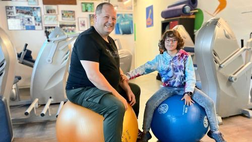 Arthur und Luana Schlatter aus Scuol sind ein eingespieltes Vater-Tochter-Gespann. 		Foto: Fadrina Hofmann