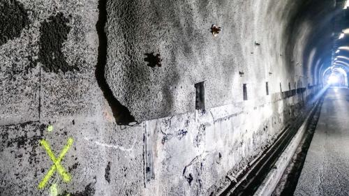 Schon in diesem Jahr wurden umfangreiche Sanierungsarbeiten am Tunnel Munt la Schera vorgenommen. Foto: Jon Duschletta