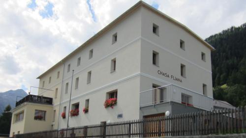 La Chasa Fliana a Lavin vain eir datta a fit per far vacanzas (fotografia: Jachen Erni).