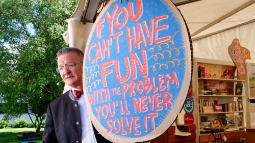 Zukunftsforscher Chris Luebkeman, CEO und Gründer der globalen Bewegung your2040, anlässlich der Zukunftskonferenz in La Punt Chamues-ch. Fotos: Jon Duschletta