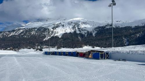 Am Sonntag soll hier der Start des Engadin Skimarathons ausgetragen werden. Foto: Andrea Gutgsell