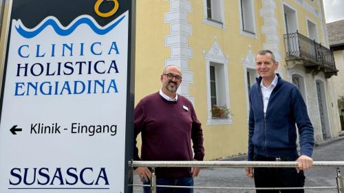 Chefpsychologe Roberto La Marca und Klinikdirektor Philippe Widmer. Foto: Fadrina Hofmann