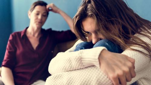 Viele Jugendliche sprechen mit niemandem über ihre Probleme. Foto: Shutterstock/rawpixel.com