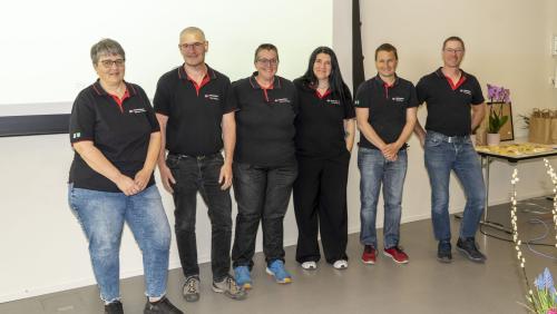 Der Vorstand (v.l.n.r): Monica Thöny, Reto Vinzens, Myrtha Tüsel-Bissig, Donata Serrau, Michael Ernst, Beat Thomann. Foto: Alfred Lochau
