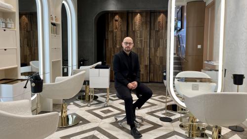 Marco Galantini freut sich über die Eröffnung des neuen Place Coiffeur. Foto Fadrina Hofmann