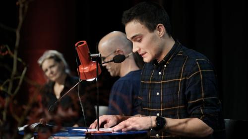 Janic Maskos ha giodü da survgnir ün resun direct als Dis da litteratura a Domat. Ch’uschigliö nu survegna’l suvent resuns (fotografia: mad).