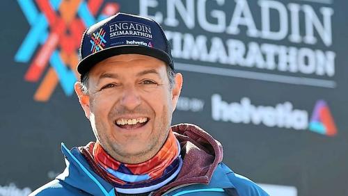 Il mainagestiun dal Maraton da skis engiadinais, Menduri Kasper, ha referi a Lavin (fotografia: mad).