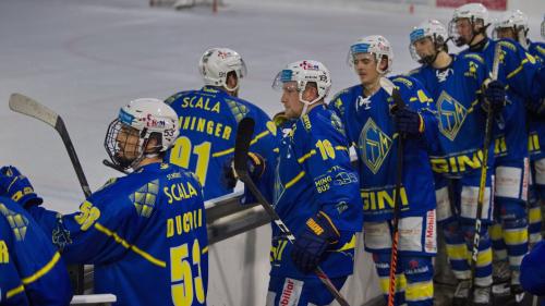 Der EHC St. Moritz gewinnt zuhause das Bündner-Derby gegen den EHC Lenzerheide-Valbella (Foto: Rolf Müri). 