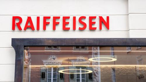 Die Banca Raiffeisen Engiadina Val Müstair feiert ihr gutes Geschäftsjahr am 23. April in Zernez mit einem Mitgliederanlass. Foto: Jon Duschletta