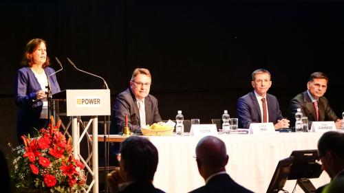Der Repower Verwaltungsrat v.l.: VR-Präsidentin Monika Krüsi, Peter Eugster, CEO Roland Leuenberger und Lorenzo Trezzini. Foto: Jon Duschletta 