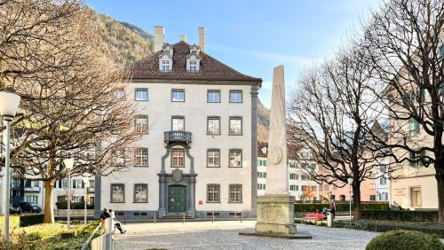 Bald schon ist es in Graubünden vorbei mit gesicherten Einkünften aus Ruhegehältern für abtretende Regierungsmitglieder. Foto: Jon Duschletta