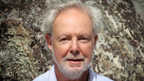 Nicola Bardola hat nach fast 20 Jahren eine überarbeitete Fassung seines Romans «Schlemm» vorgelegt. Foto: Claudia Hanssen