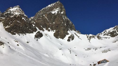 Chamonna Tuoi mit Piz Buin und Piz Buin Pitschen im Winter (Foto: Cristiana Fliri-Feuerstein).
