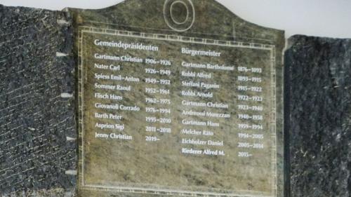 Bleibt Christian Jott Jenny vier weitere Jahre Gemeindepräsident oder braucht es nächstes Jahr einen neuen Namen auf der Granitplatte im Ratssaal?
Foto: Daniel Zaugg 