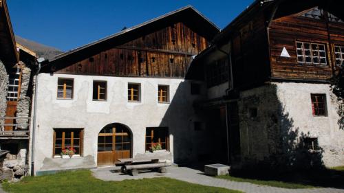 Daspö trais eivnas as rechattan dudesch fügitivs illa Chasa Plaz – l’anteriur albierg da giuventüna a Sta. Maria (fotografia: mad).