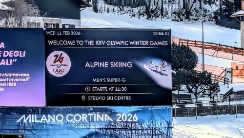 Pünktlich um 11.30 Uhr startete der Olympische Super-G der Männer auf der Pista Stelvio. Foto: Sina Margadant