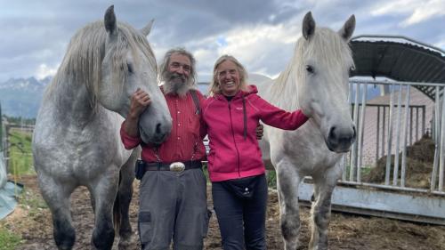 Werner und Gina Wohlwend sind froh, dass die Quarantänezeit gut überstanden ist. Foto: Fadrina Hofmann