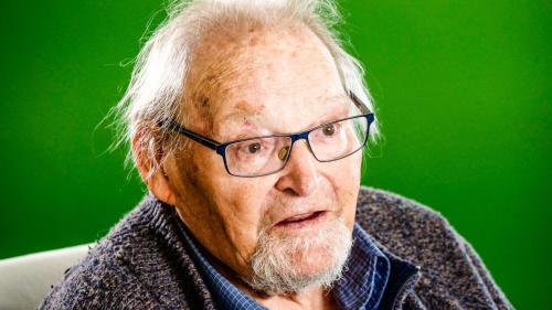 Jacques Guidon kurz vor seinem 90. Geburtstag 2021 in Madulain. Foto: Jon Duschletta