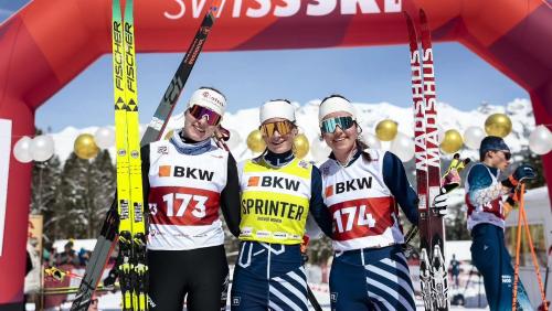 Feierten einen Engadiner-U18-Dreifachsieg über die Langdistanz (von links): Saskia Barbüda, Lina Bundi und Chiara Fröhlich. Foto: Swiss-Ski/Nordic Focus