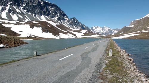 Il grand cusglier Felix Schutz da Filisur ho inoltro ün’incumbenza a la Regenza chi dumanda da piglier imsüras per  avrir pü bod il Pass da l’Alvra (fotografia: Peter de Jong).
