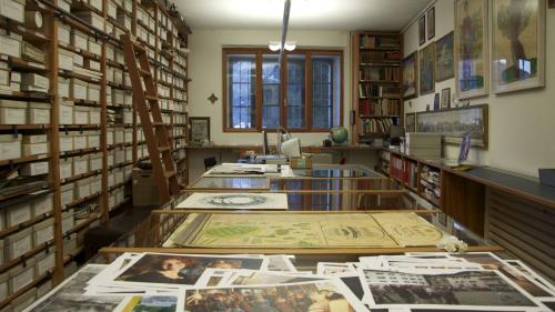 Tausende von Dokumenten und rund 200 Objekte müssen von der Chesa Planta Samedan zur Chesa Planta Zuoz transportiert werden. Foto: Gian-Nicola Bass