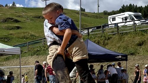 Keiner zu klein, ein Schwinger zu sein. Foto: Fadrina Hofmann