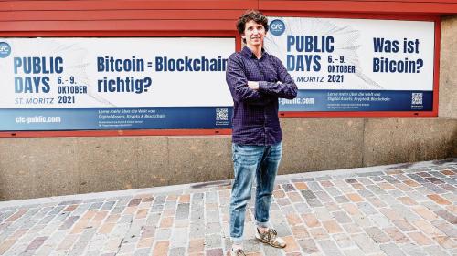 CfC-St. Moritz-CEO und Vorstandsvorsitzender Nicolo Stöhr lädt die Öffentlichkeit ein, in St. Moritz Wesen und Funktionsweise der digitalen Währung auf einfache Art und Weise kennenzulernen. Foto: Jon Duschletta