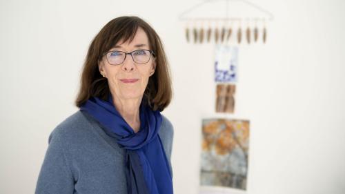 Il cudesch «Ich bin doch auch ein Tier / Eu sun bain eir sco Tü» da Leta Semadeni es cumparieu i’l Atlantis Verlag – ed es ün «best of» da las poesias da l’autura (fotografia: Mayk Wendt).