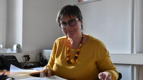 Aita Zanetti, presidenta cumünala da Scuol, constatescha ün surplü da recuors da proprietaris da seguondas abitaziuns (fotografia: Nicolo Bass).