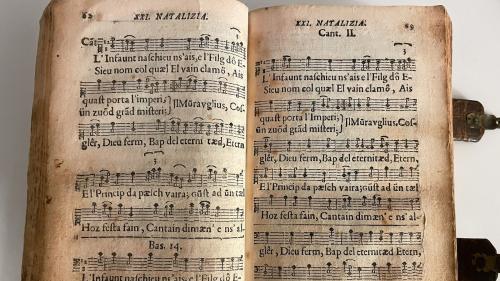 Das Lied von Gian Battista Frizzoni im Original «Cudesch da Schlarignia» von 1765. Fotos: Walter Isler