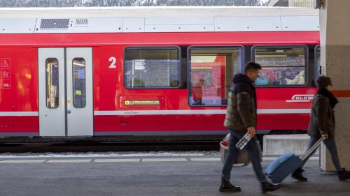 Das Angebot für Zug und Bus wird im Engadin ausgeweitet. Archibild:Daniel Zaugg